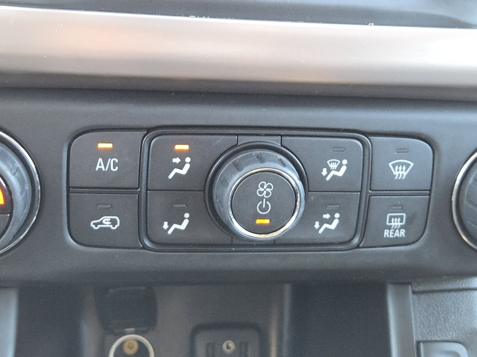 Used 2018 GMC Acadia Denali w/ Technology Package image 29