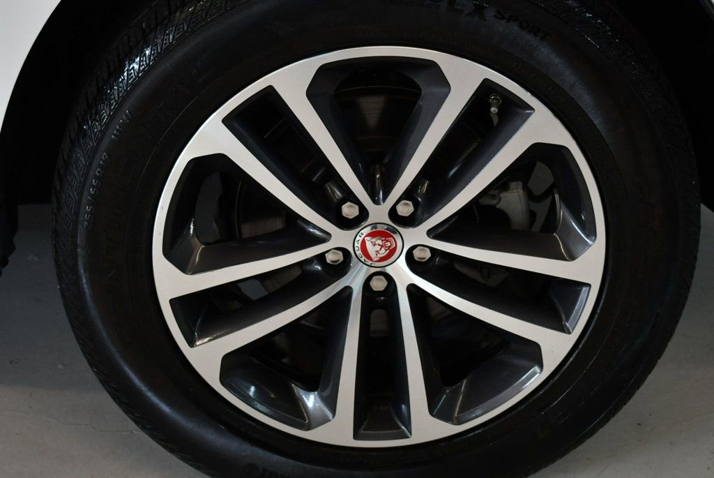 Used 2020 Jaguar F-PACE Premium AWD/4WD image 18