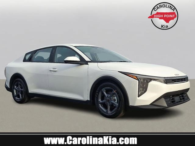 New 2025 Kia K4 LXS