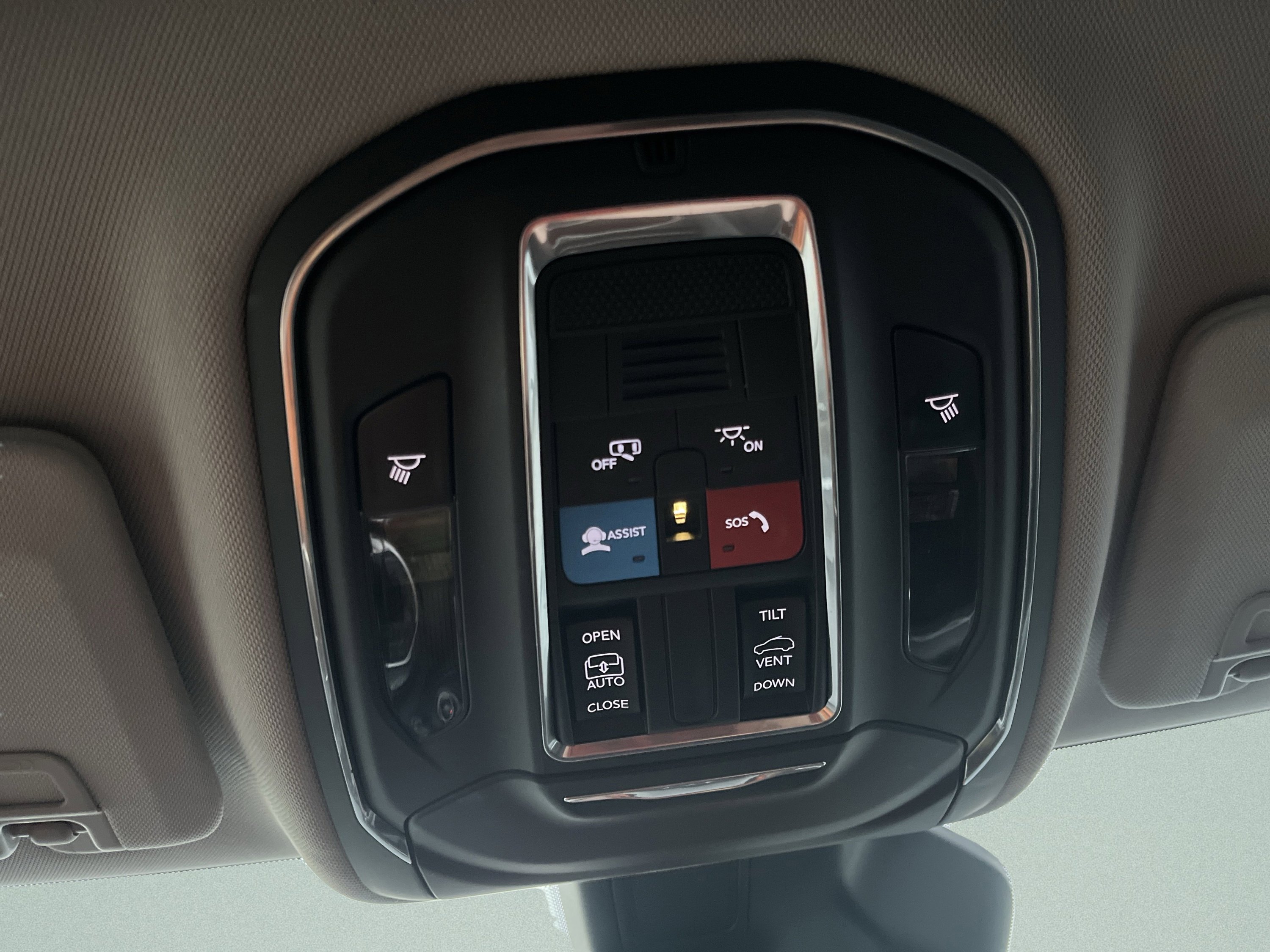 Used 2023 Jeep Grand Cherokee Laredo X image 21