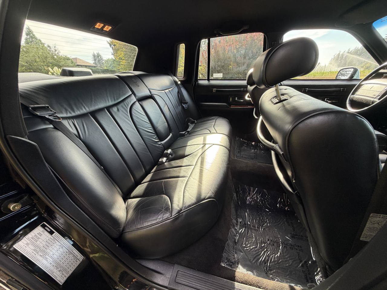 Used 1993 Lincoln Town Car Signature RWD image 45