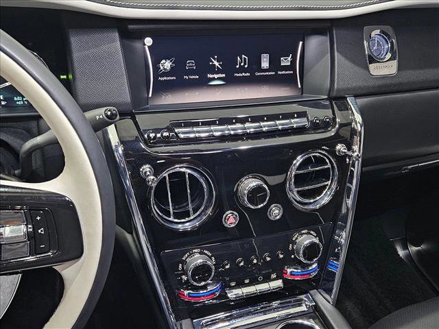 Used 2023 Rolls-Royce Cullinan w/ Interior Detailing Package image 13
