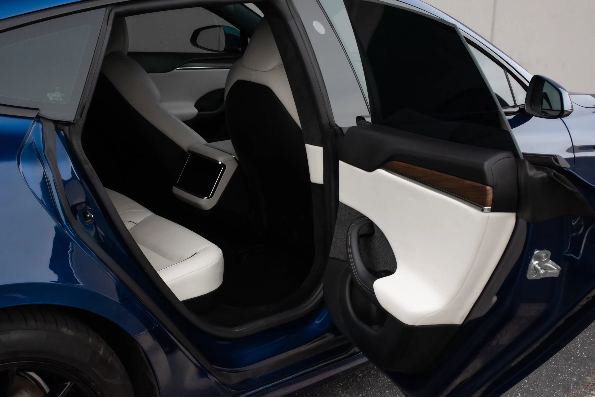 Used 2021 Tesla Model S Plaid image 26