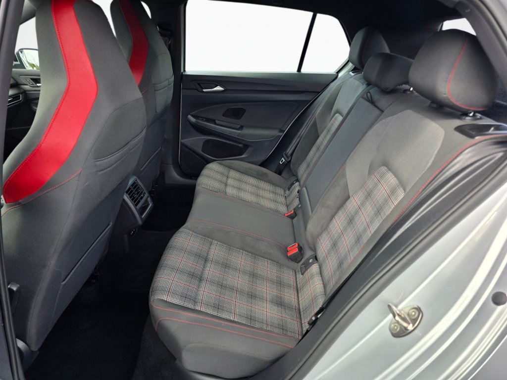 Used 2022 Volkswagen GTI SE FWD image 18