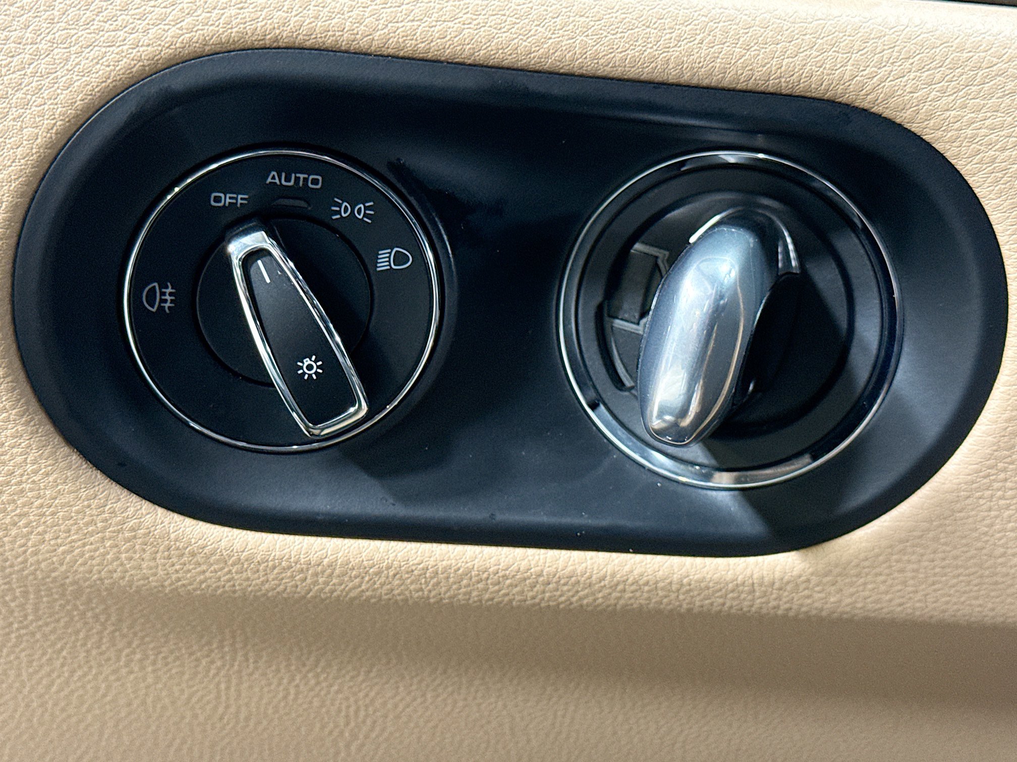 Certified 2026 Porsche Macan AWD/4WD image 34