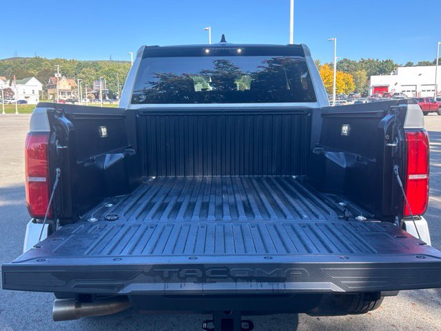 Used 2026 Toyota Tacoma SR5 AWD/4WD image 15