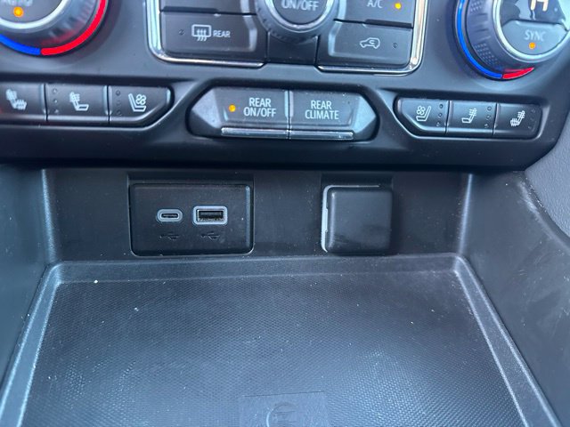 Used 2024 Chevrolet Tahoe Premier AWD/4WD image 20