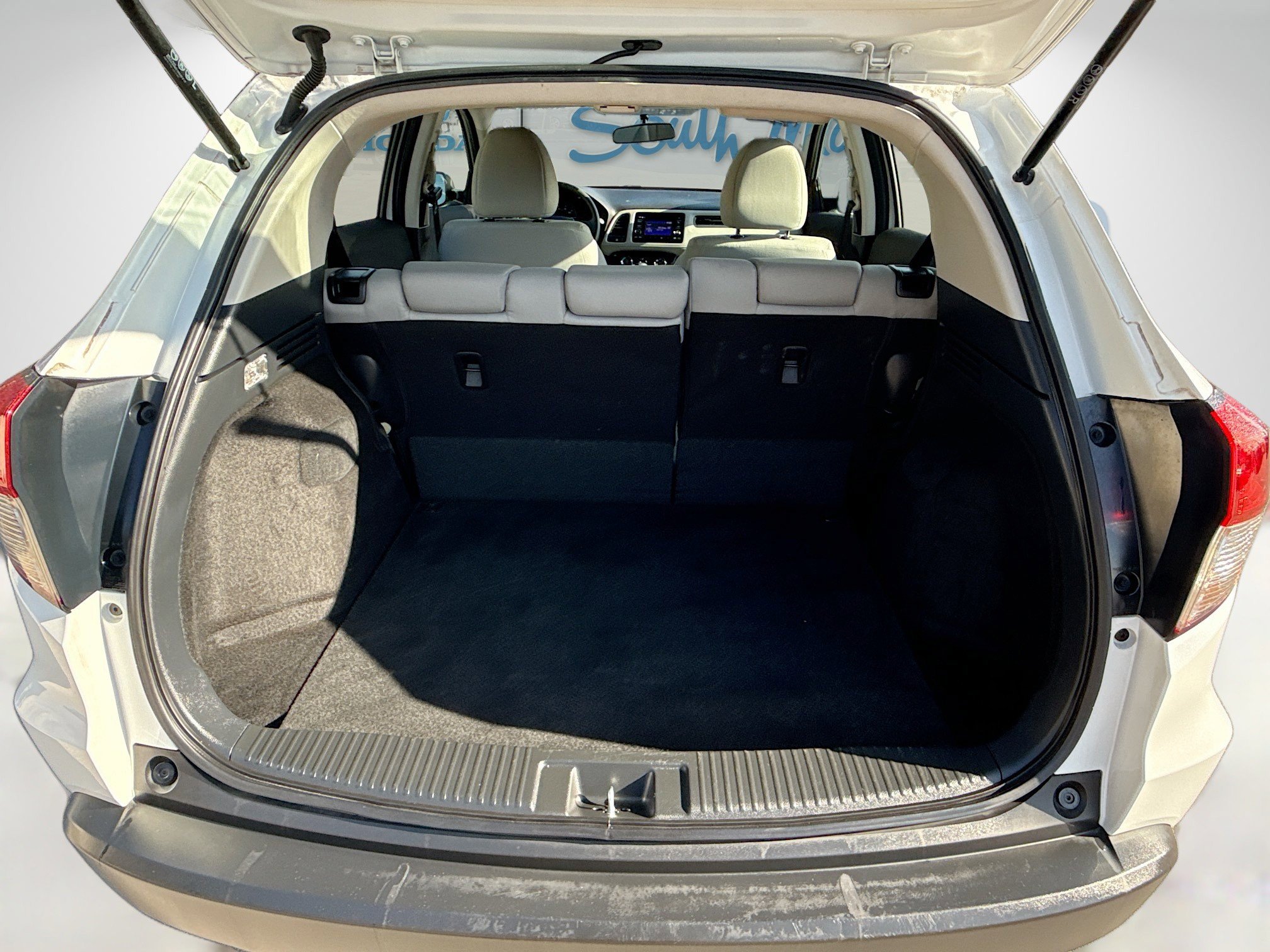 Used 2022 Honda HR-V LX image 25