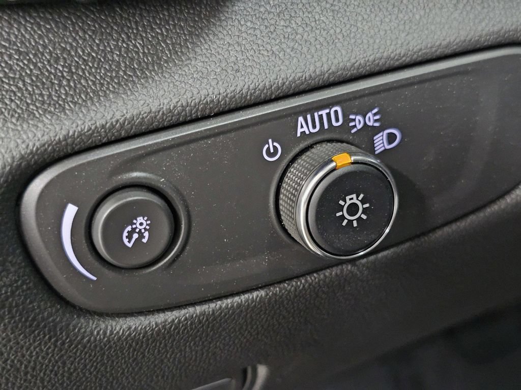 Used 2026 Chevrolet Blazer LT FWD image 30