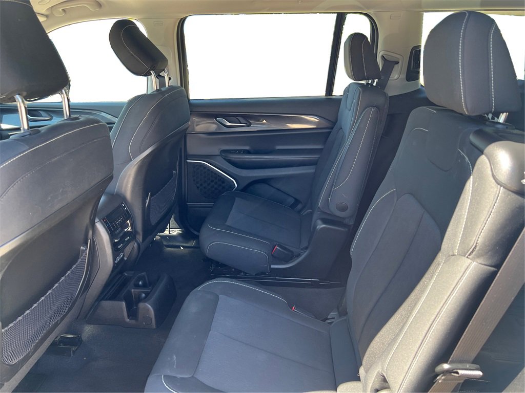 Used 2022 Jeep Grand Cherokee L Laredo w/ Luxury Tech Group I image 11