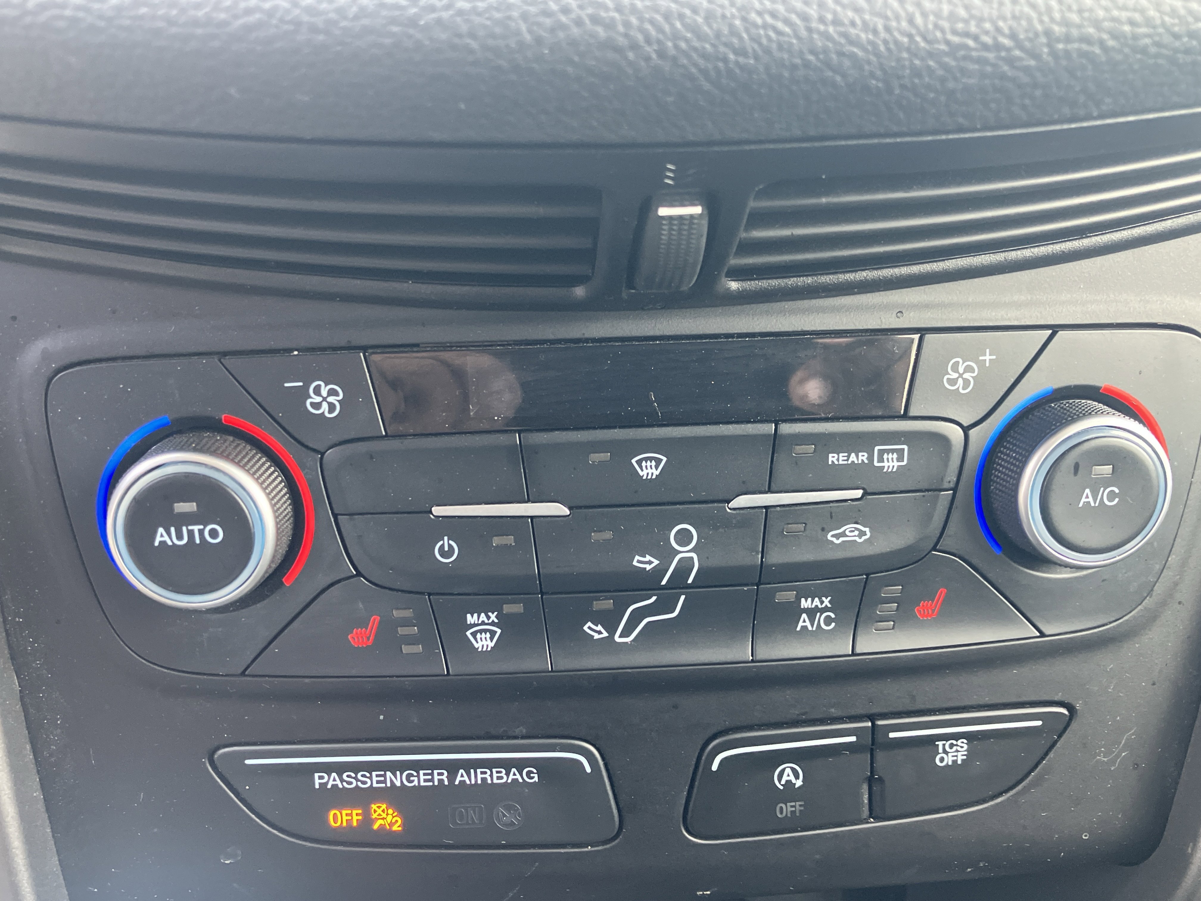 Used 2018 Ford Escape SEL image 30