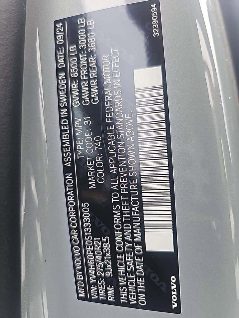 Used 2025 Volvo XC90 T8 Plus w/ Protection Package Premier image 15