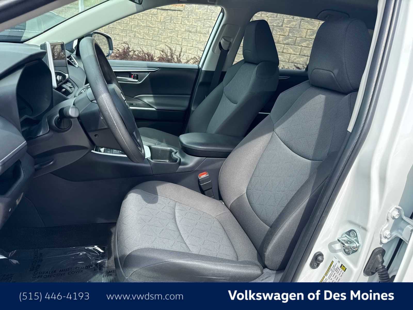 Used 2025 Toyota RAV4 XLE image 11