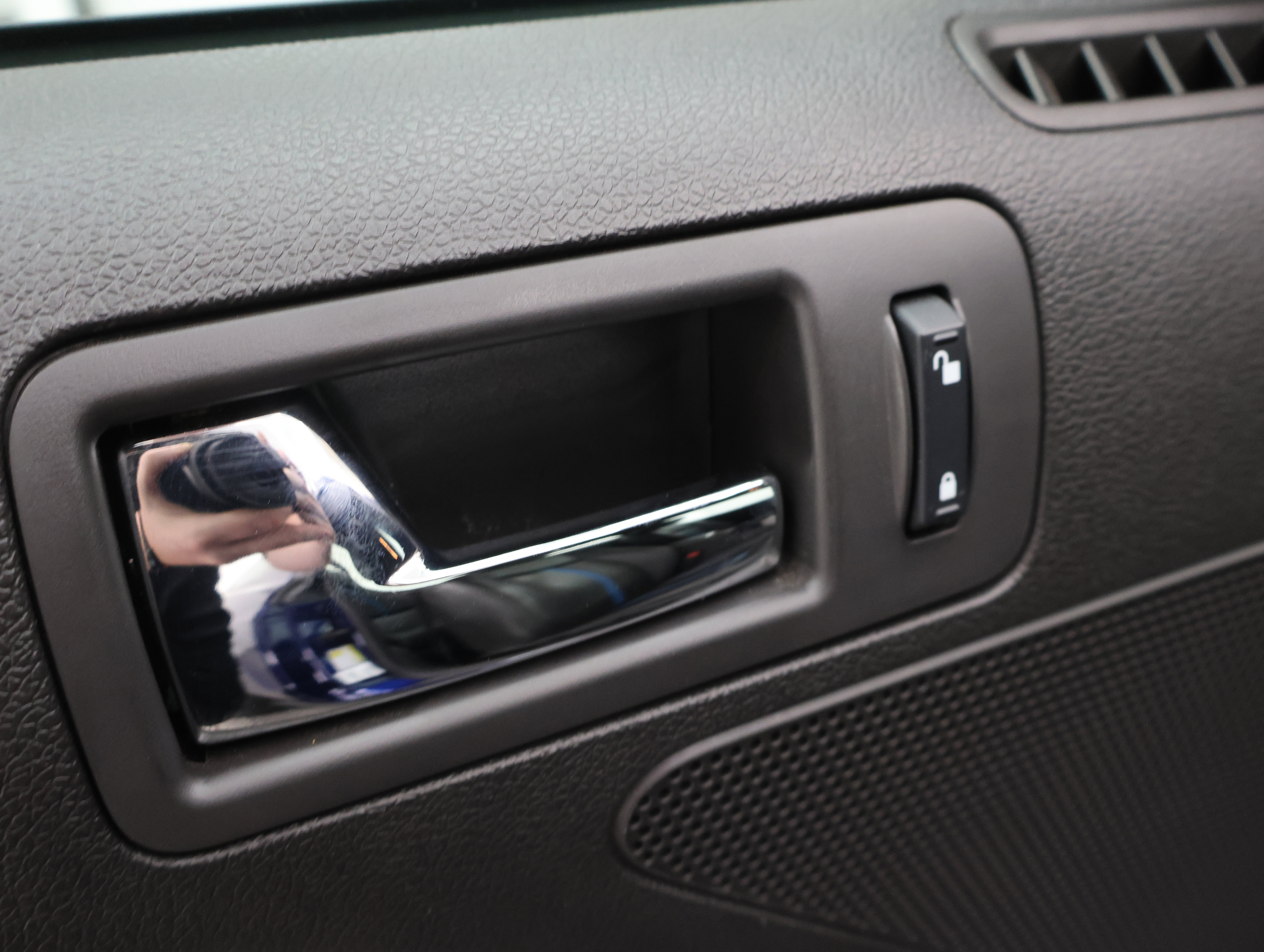 Used 2010 Ford Mustang GT Premium RWD image 36