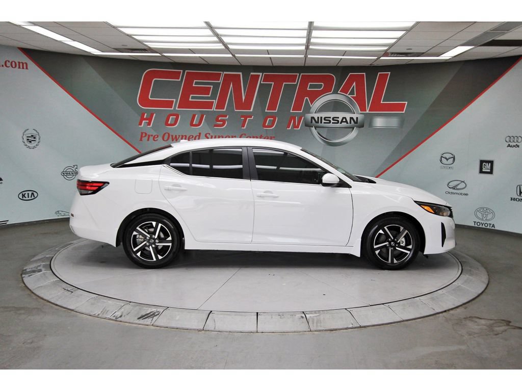 Used 2025 Nissan Sentra SV w/ All-Weather Package FWD image 5