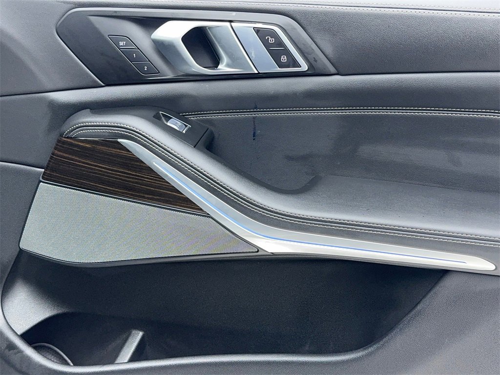 Used 2024 BMW X7 xDrive40i image 46