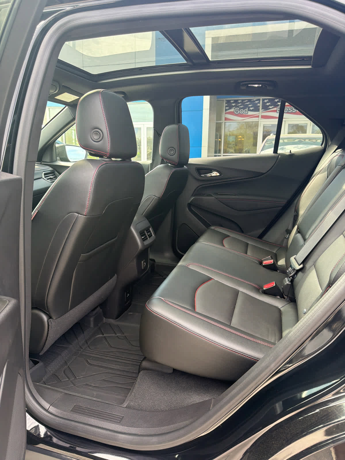 Used 2024 Chevrolet Equinox RS w/ RS Leather Package AWD/4WD image 11