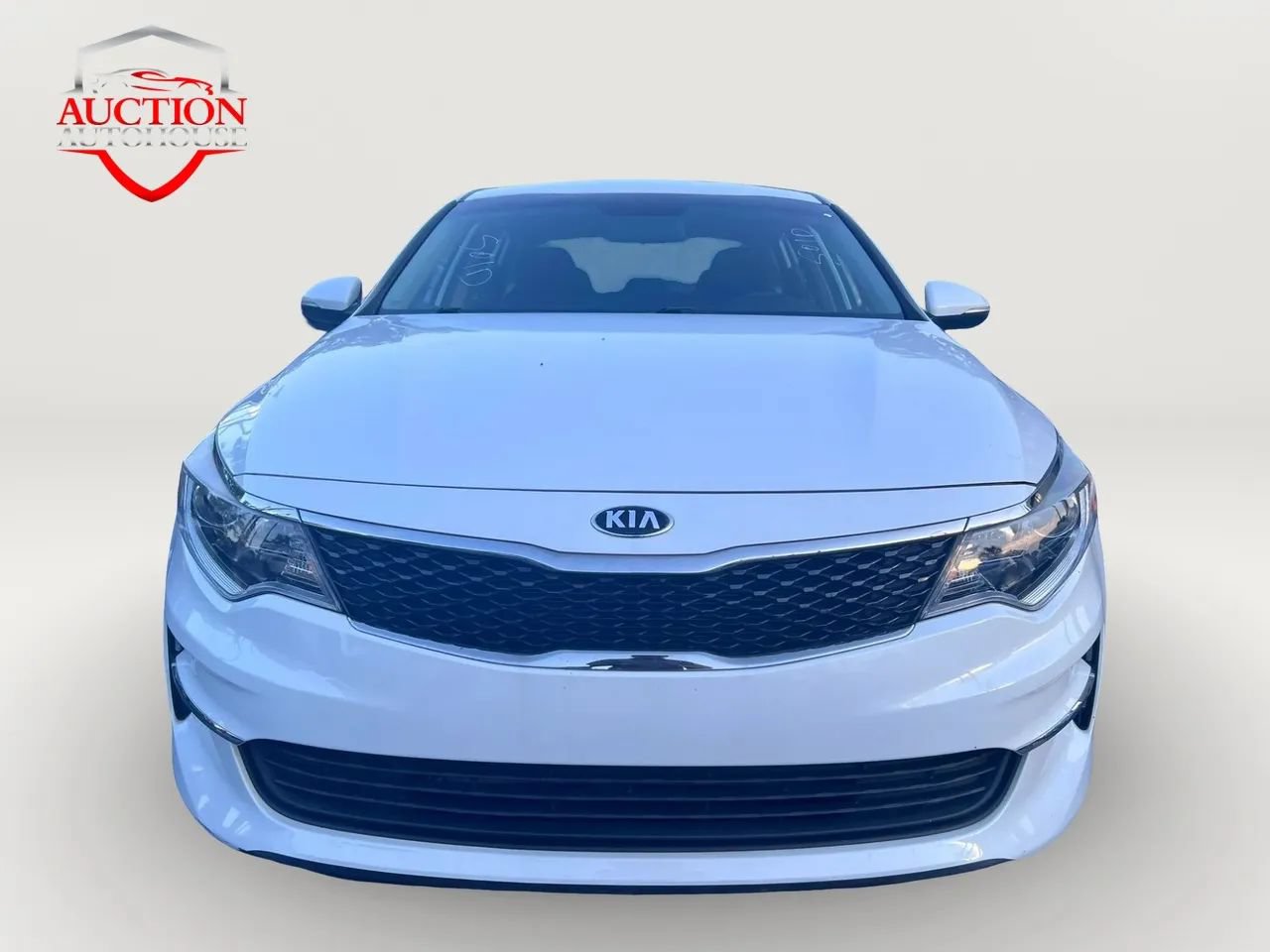 Used 2018 Kia Optima LX w/ 17" Alloy Wheels Package FWD image 2