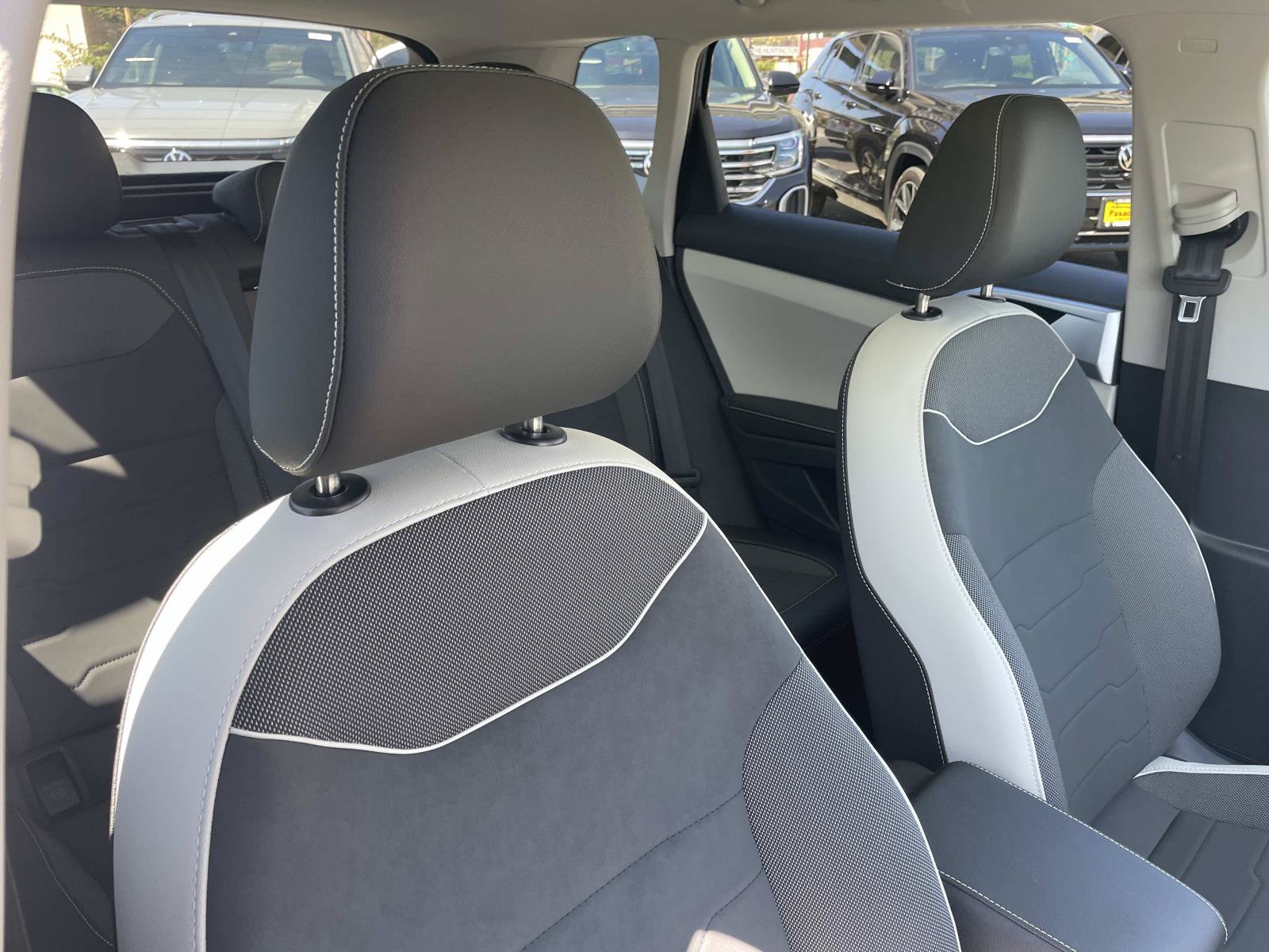 New 2026 Volkswagen Taos SE FWD image 27