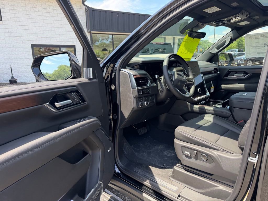 New 2026 GMC Yukon Denali w/ Denali Reserve Package AWD/4WD image 16