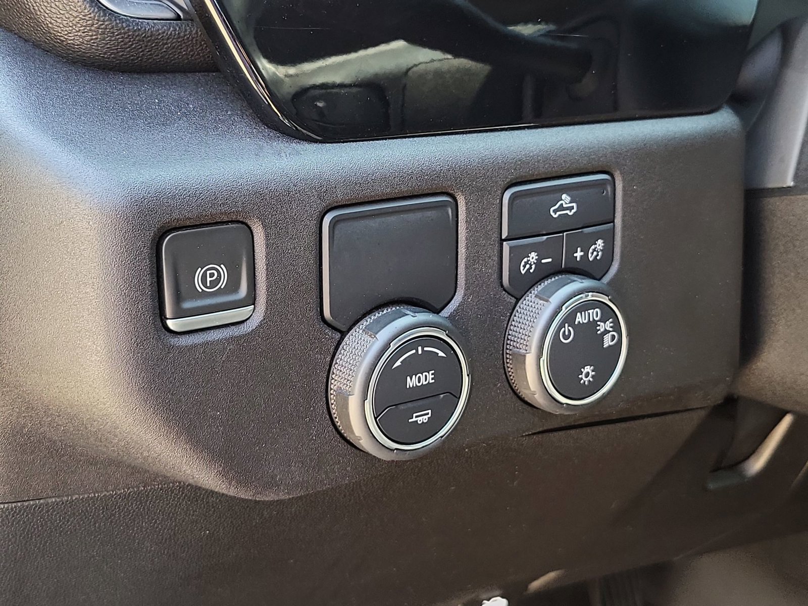 Used 2023 Chevrolet Silverado 1500 LT RWD image 17