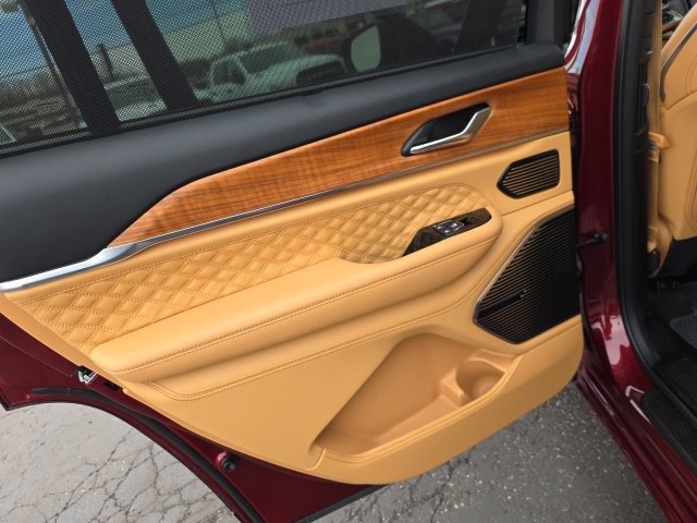 Used 2024 Jeep Grand Cherokee L Summit image 44