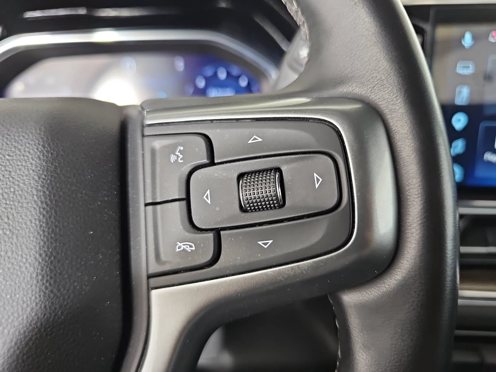 Used 2025 Chevrolet Silverado 2500 LT w/ Convenience Package RWD image 14