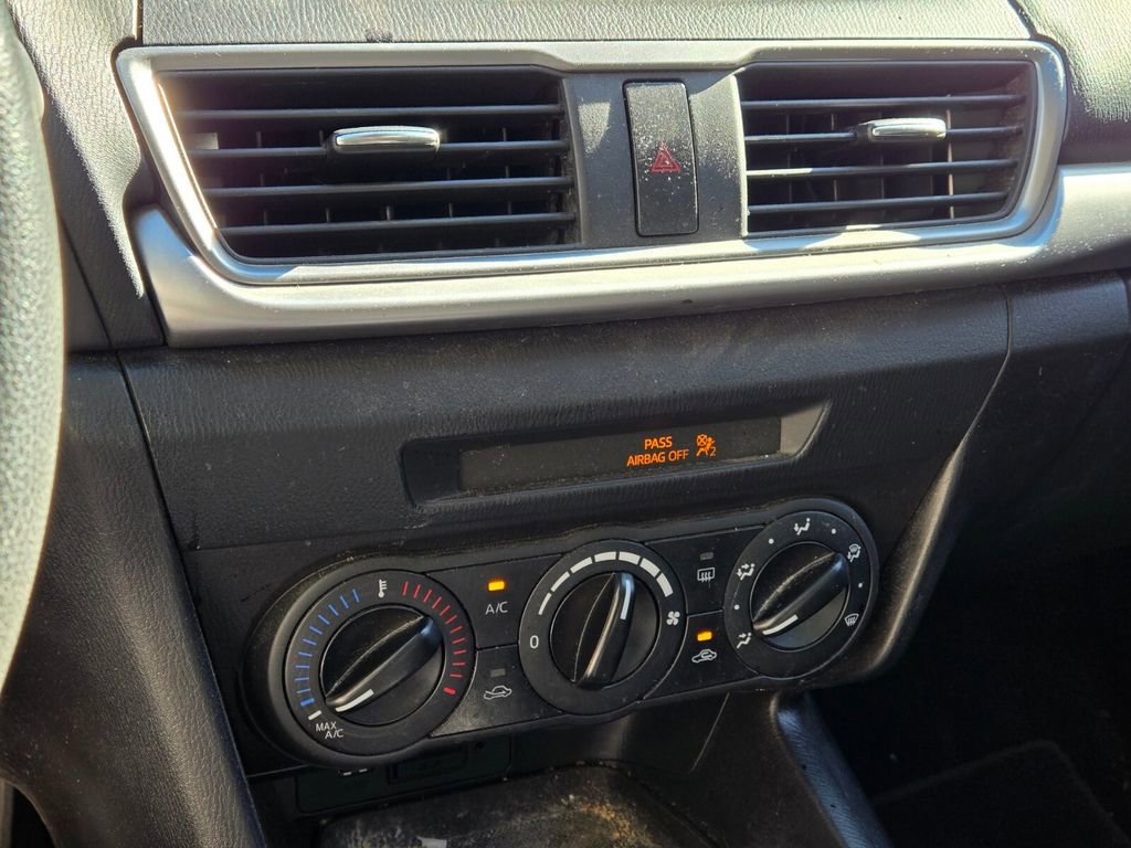 Used 2018 MAZDA MAZDA3 Sport image 13