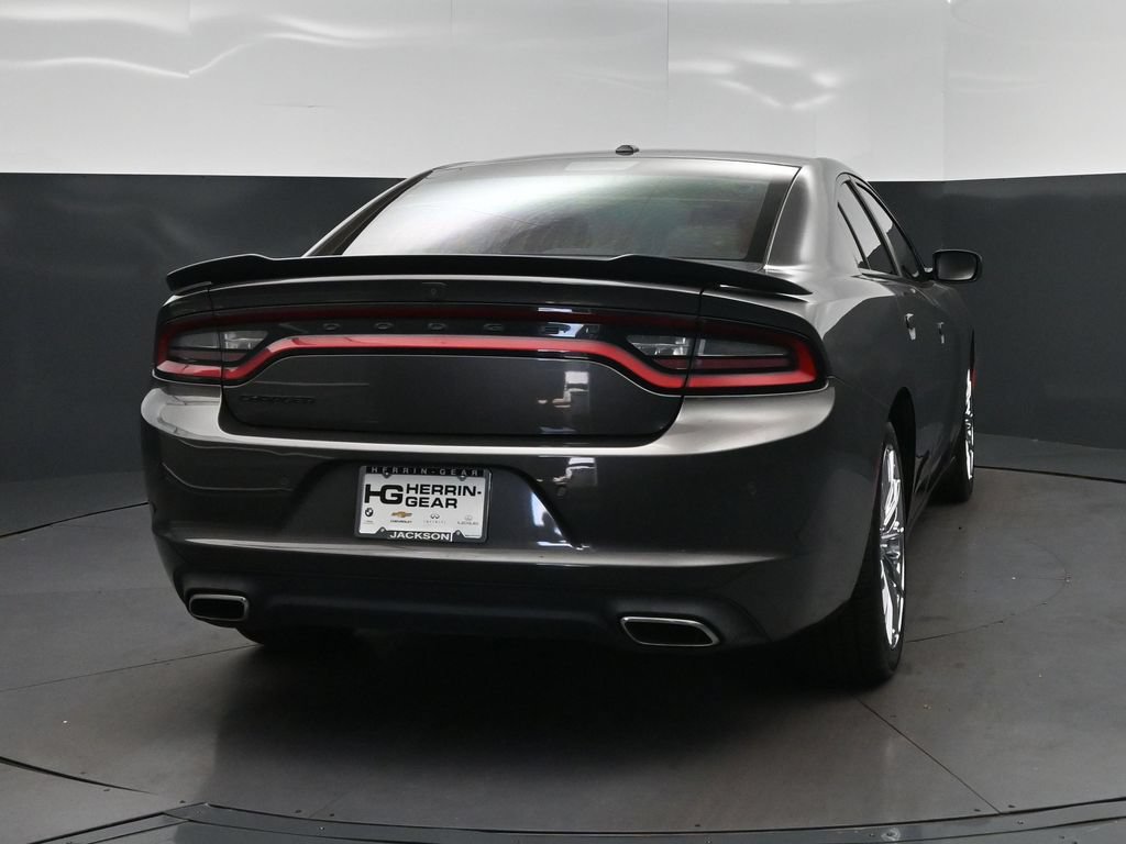 Used 2020 Dodge Charger SXT w/ Blacktop Package RWD image 7