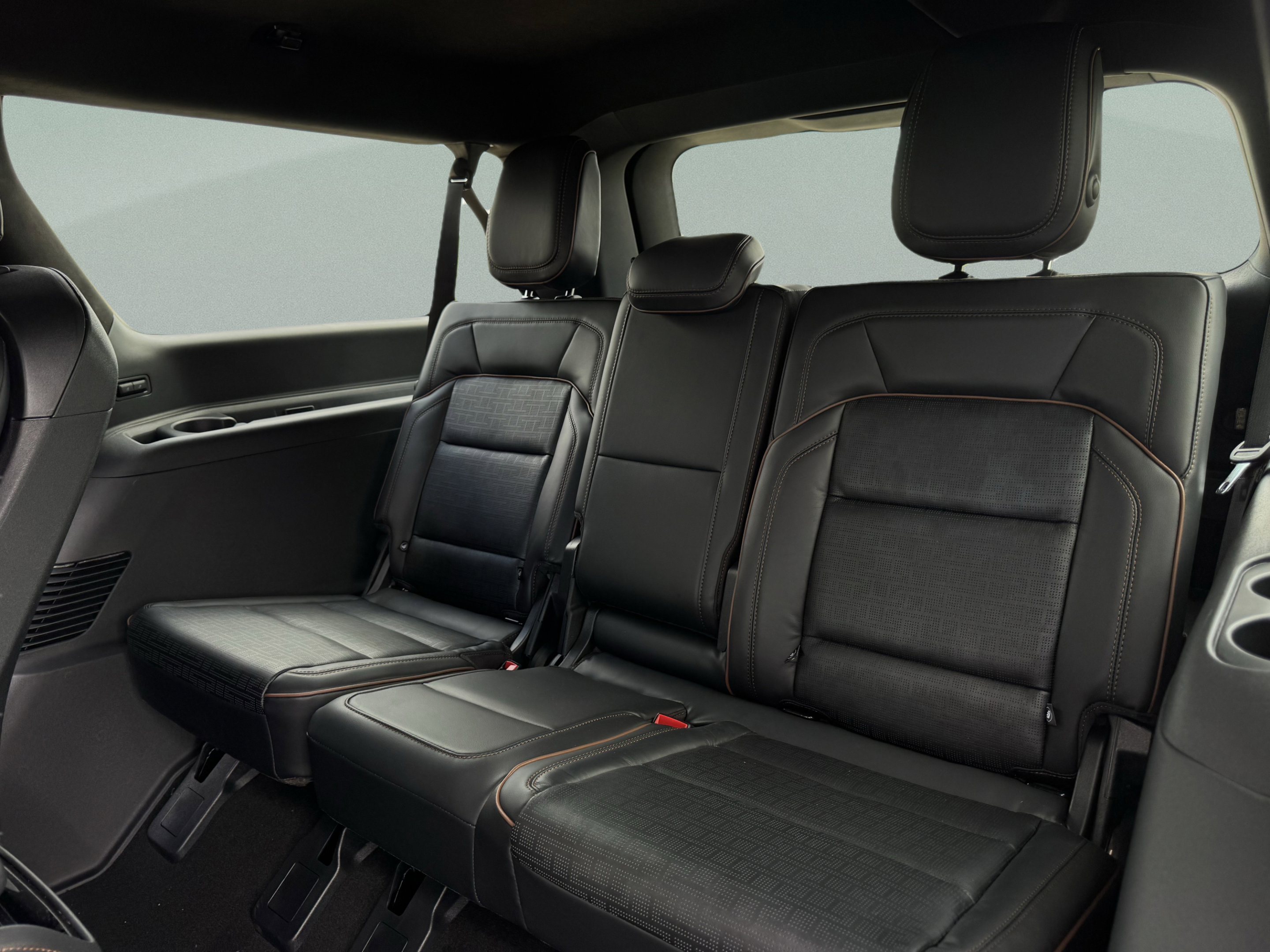 New 2026 Lincoln Navigator L Black Label AWD/4WD image 23