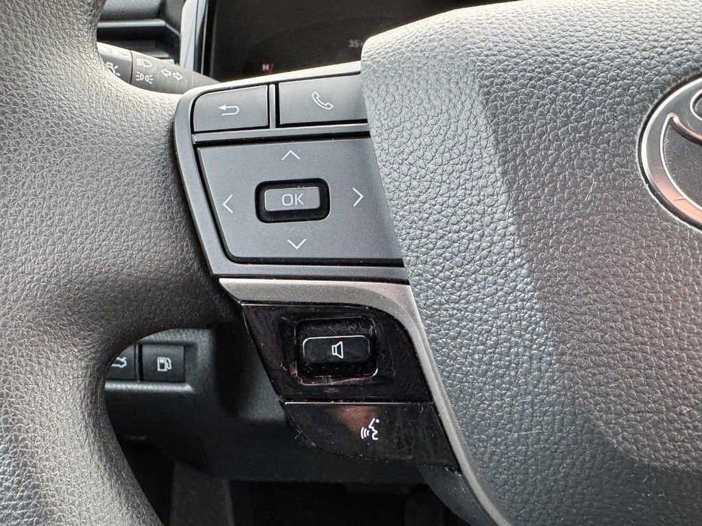 Used 2025 Toyota Camry LE image 16