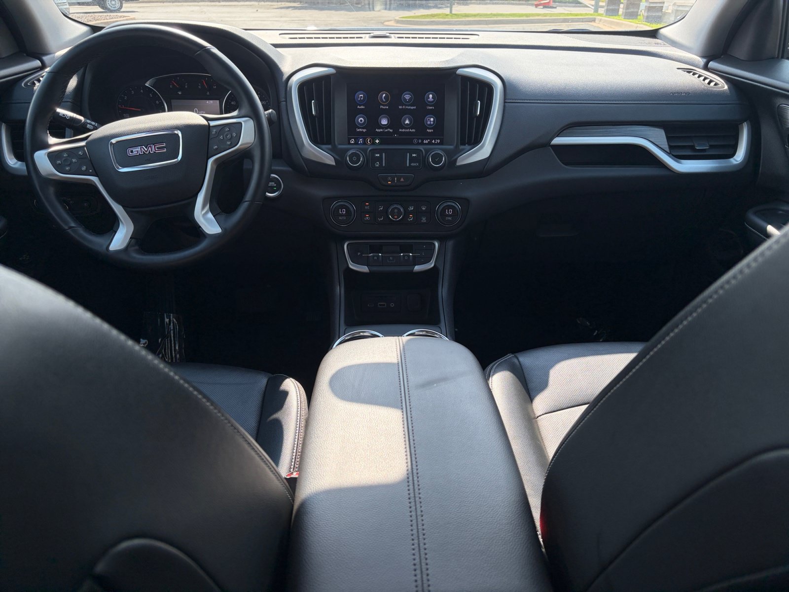 Used 2024 GMC Terrain SLT AWD/4WD image 17