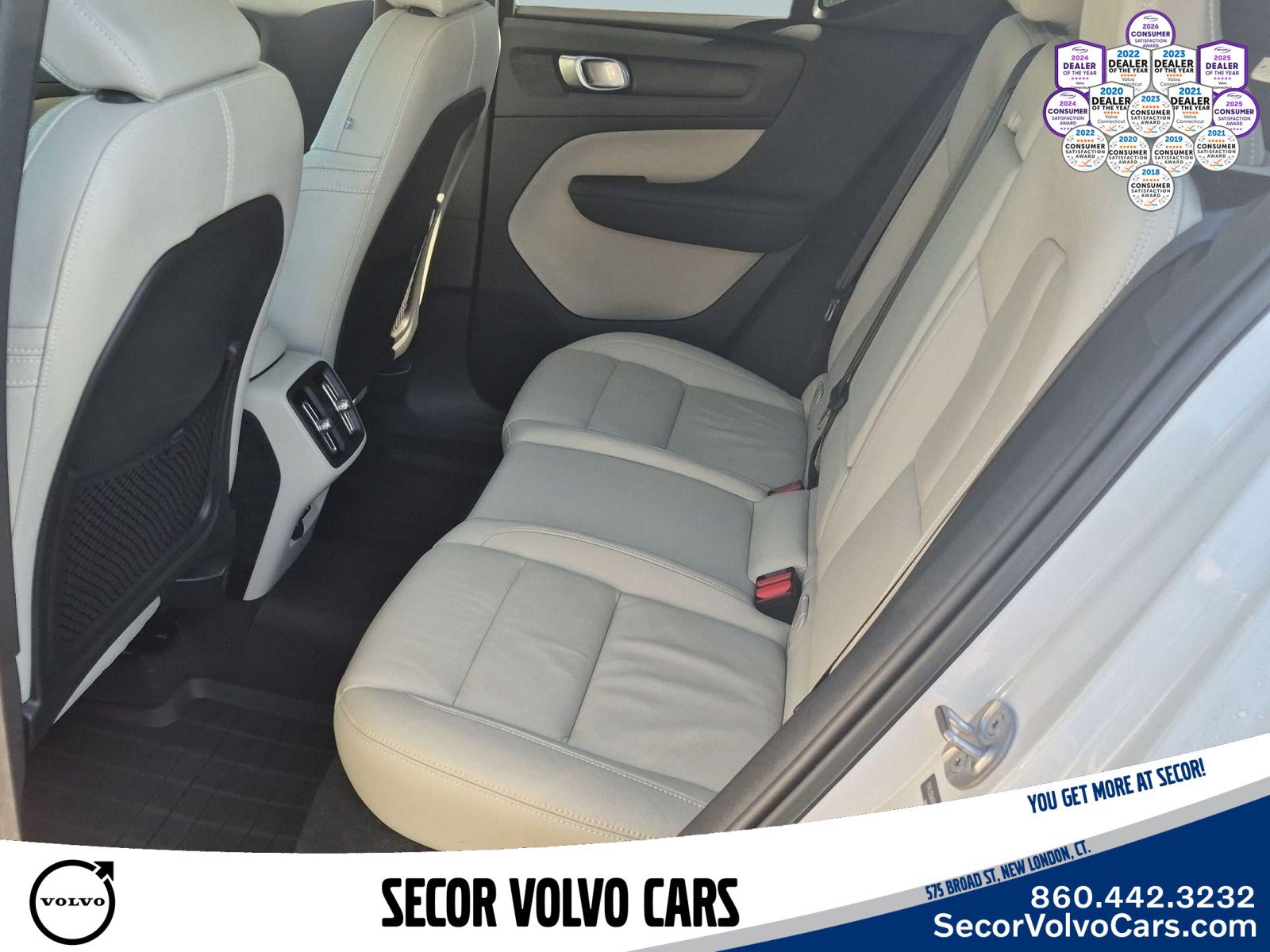Used 2023 Volvo XC40 B5 Plus w/ Driver Assist Package AWD/4WD image 21