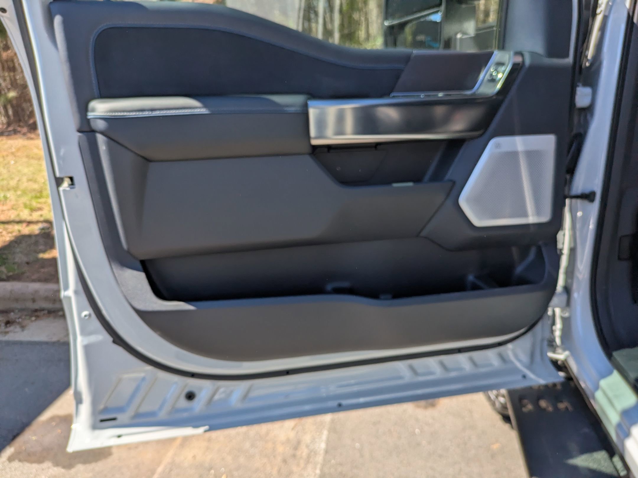 New 2026 Ford F350 Platinum w/ Tremor Off-Road Package image 9