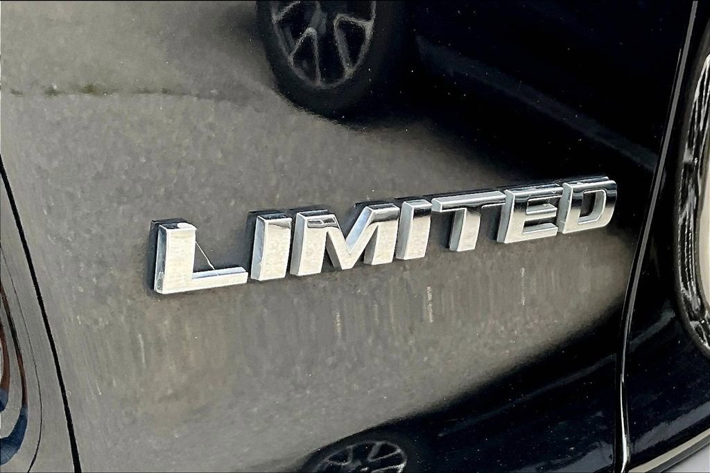 Used 2021 Jeep Cherokee Limited image 23