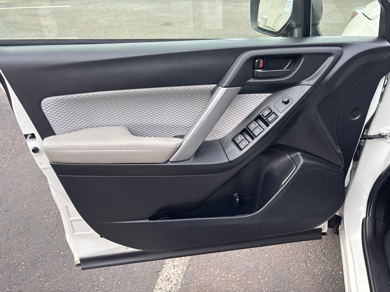 Used 2018 Subaru Forester 2.5i w/ Alloy Wheel Package image 9