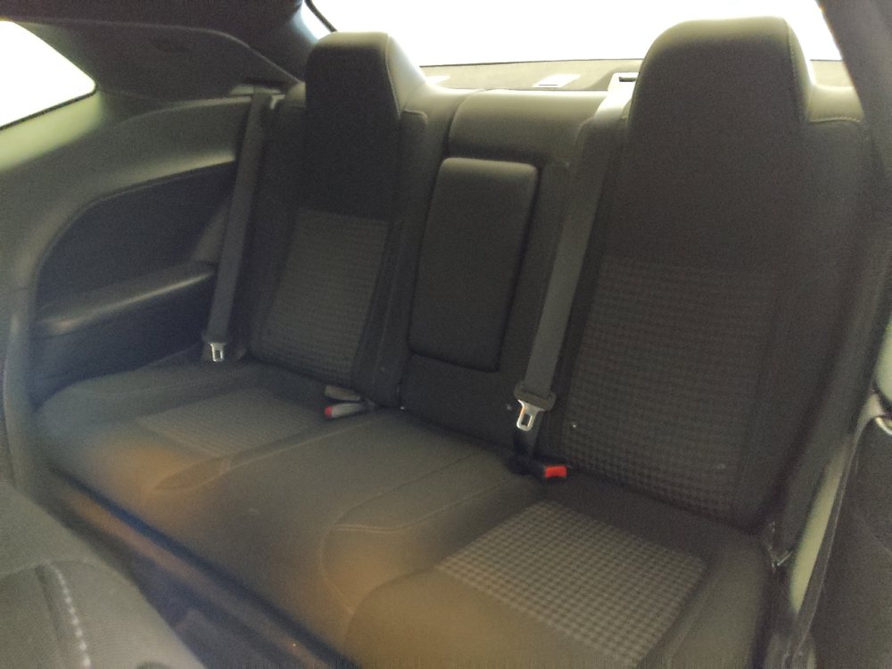 Used 2016 Dodge Challenger SXT RWD image 18