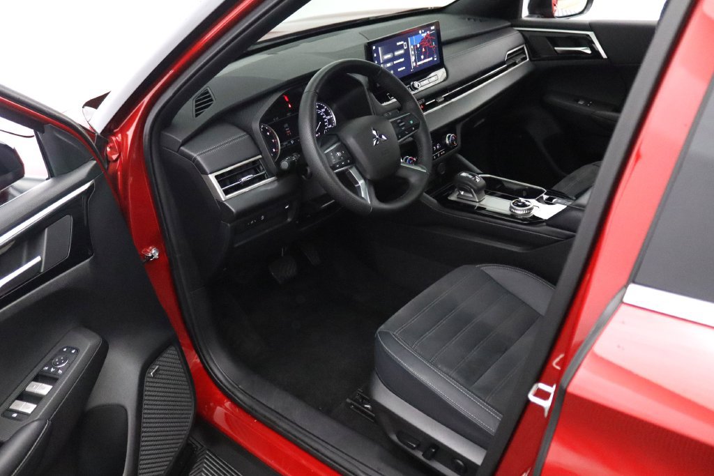 Used 2026 Mitsubishi Outlander AWD image 20