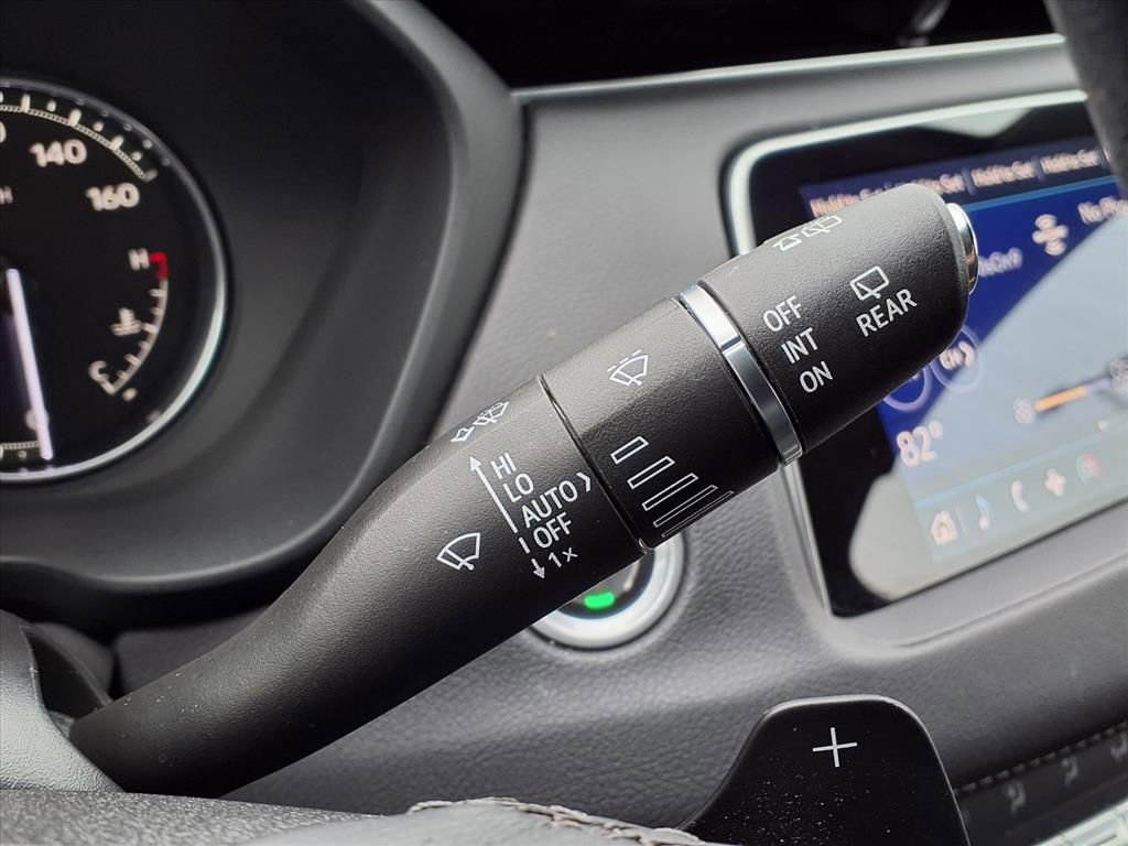 Used 2022 Cadillac XT4 Premium Luxury w/ Enhanced Visibility Package image 20