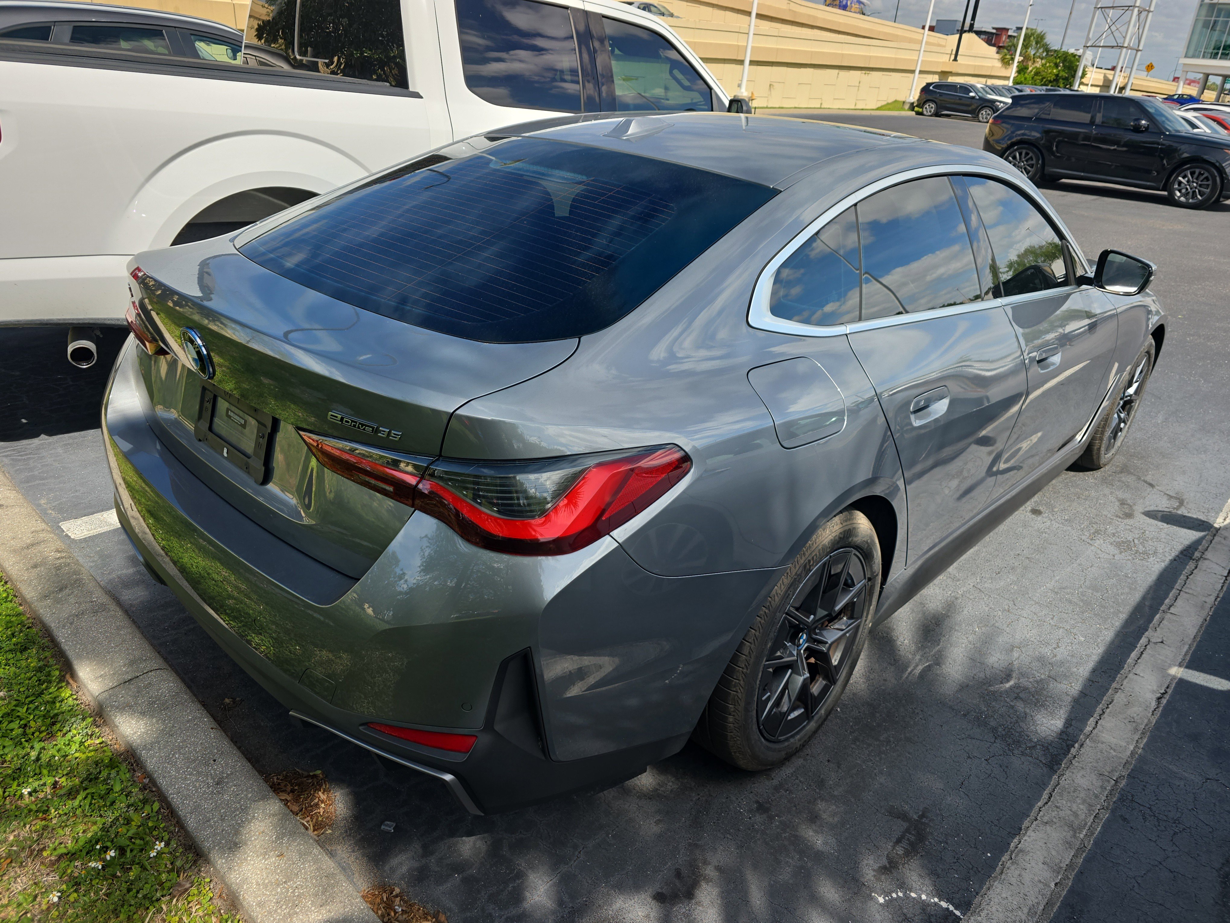 Certified 2023 BMW i4 eDrive35 w/ Premium Package image 4