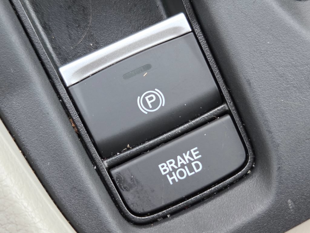 Certified 2025 Honda Accord LX image 6