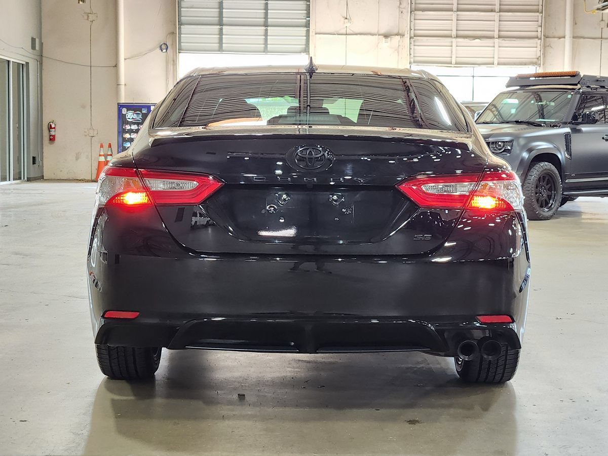 Used 2020 Toyota Camry SE FWD image 9