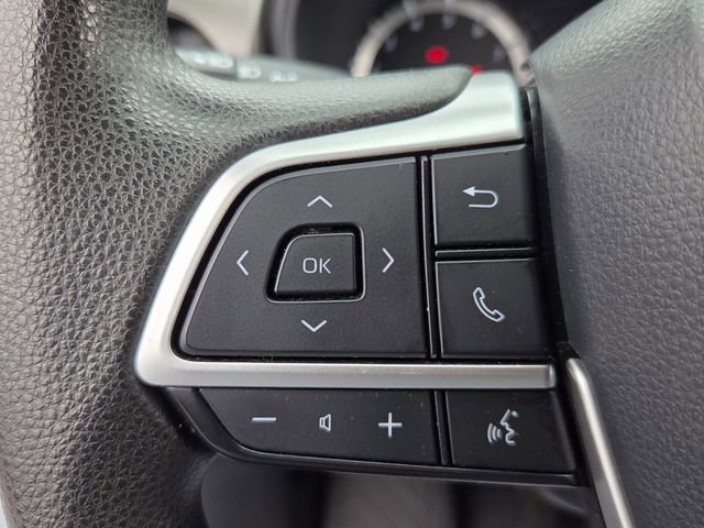 Used 2023 Toyota Highlander L image 23