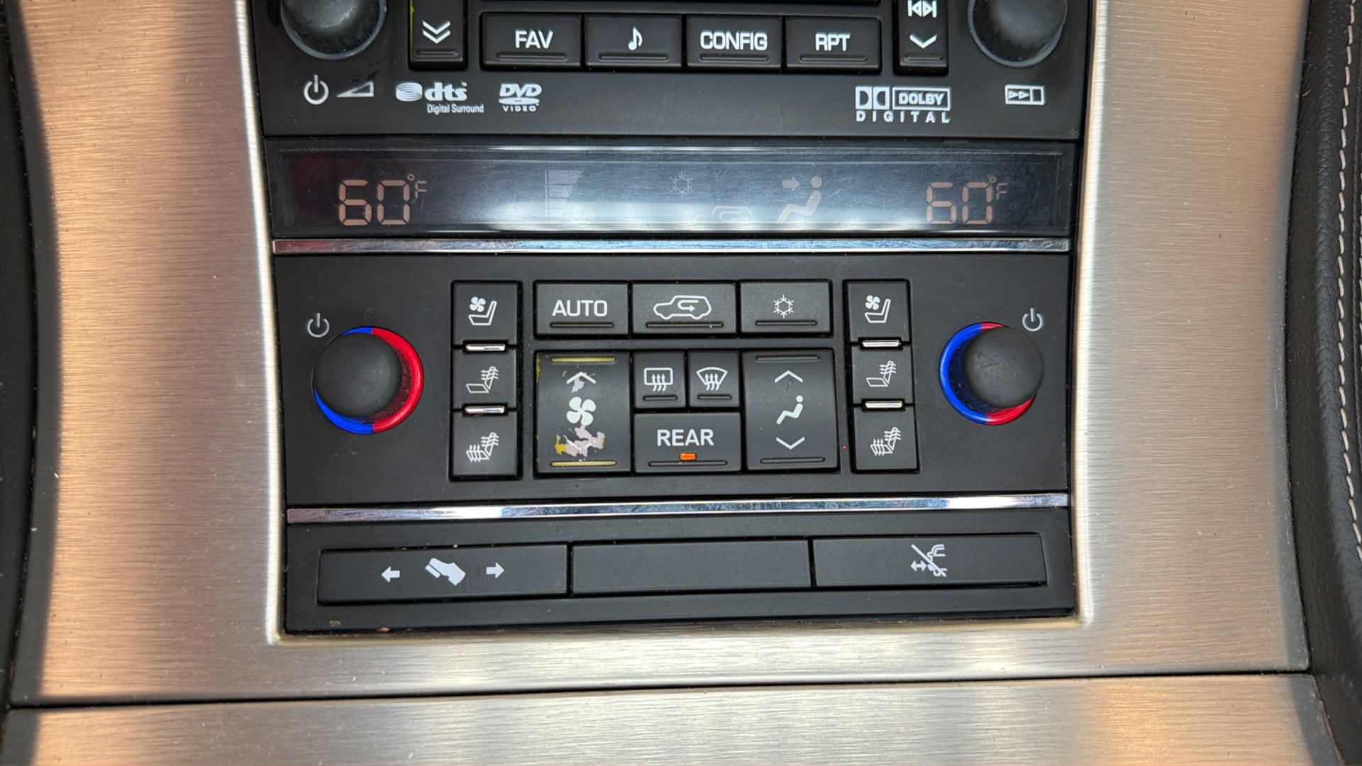 Used 2013 Cadillac Escalade Platinum image 27