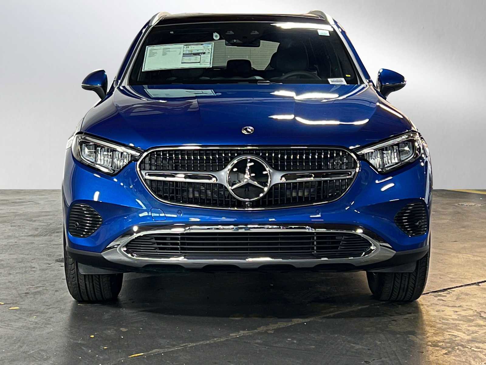 New 2025 Mercedes-Benz GLC 300 4MATIC image 2