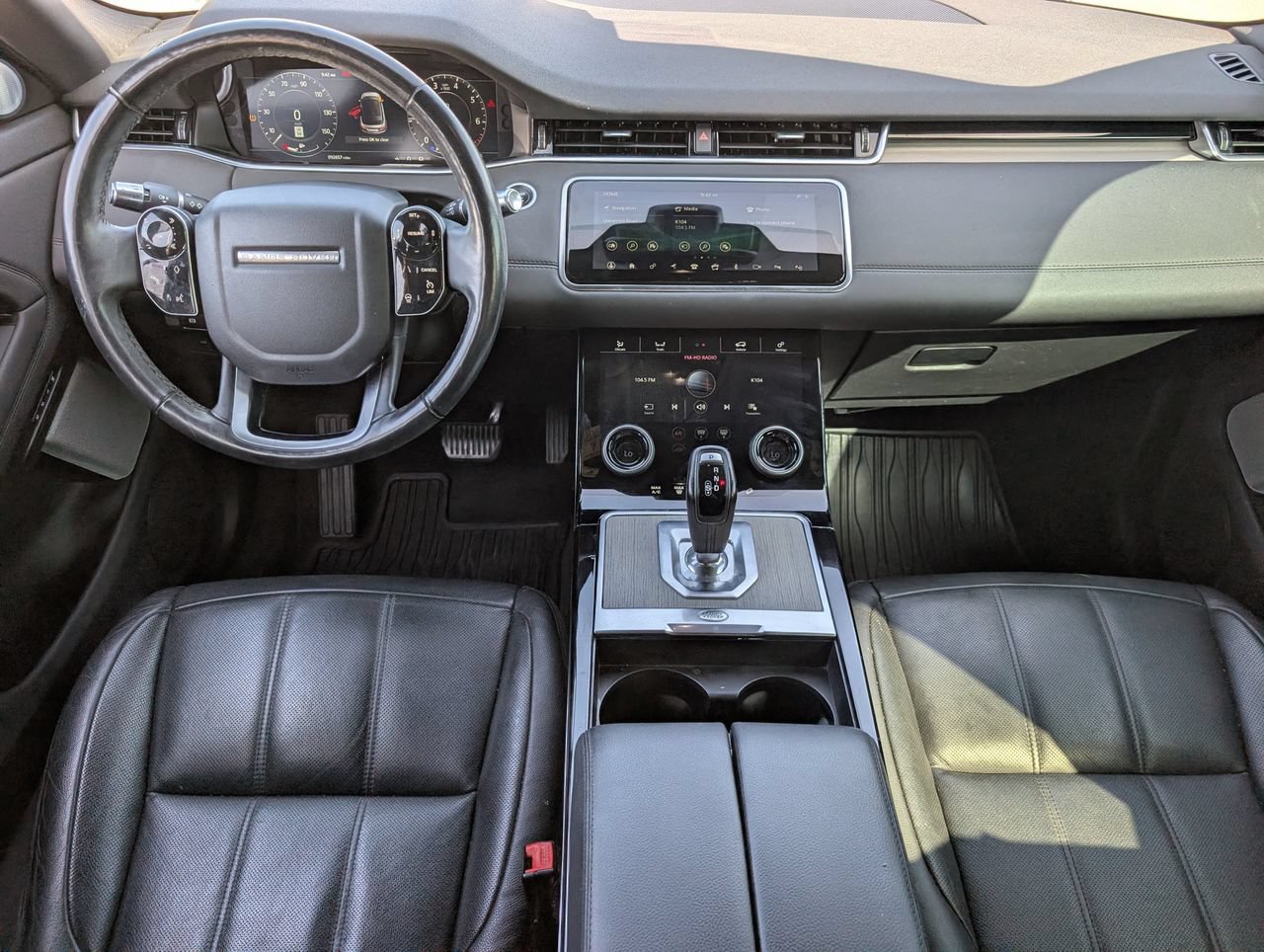 Used 2020 Land Rover Range Rover Evoque SE AWD/4WD image 9
