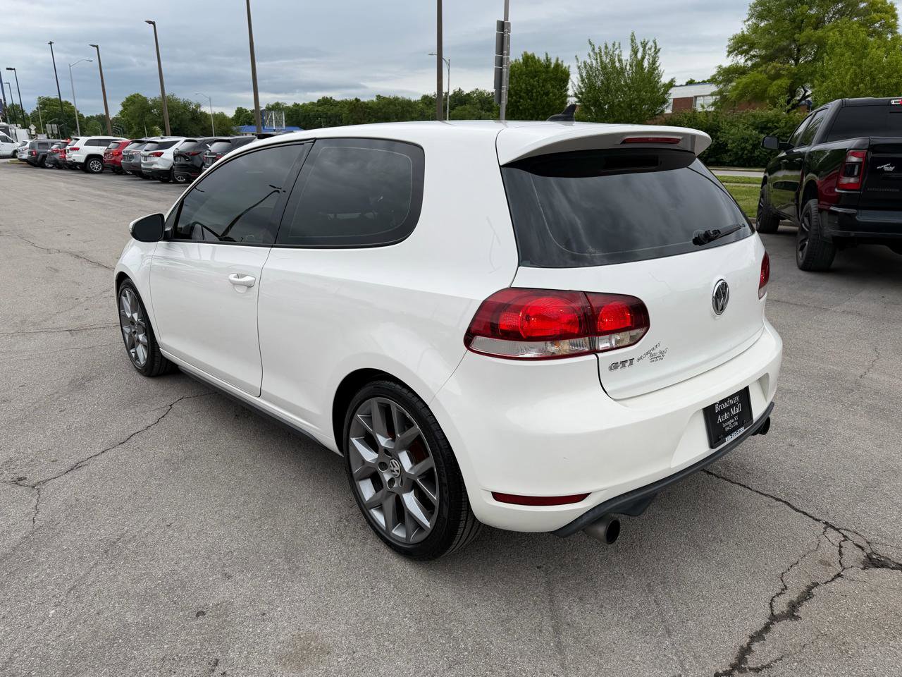 Used 2013 Volkswagen Golf 2-Door FWD image 5