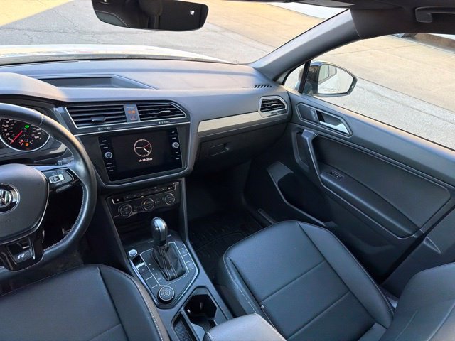 Used 2021 Volkswagen Tiguan SE R-Line AWD/4WD image 19