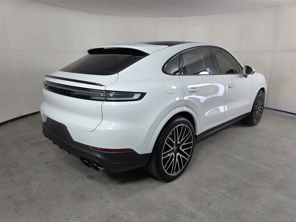 Used 2024 Porsche Cayenne S image 4