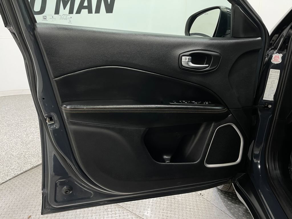 Used 2018 Jeep Compass Limited image 13